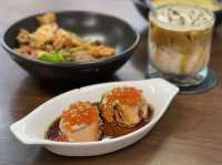 Creative fusion neighborhood cafe in OUG