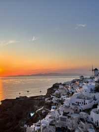 Sunset in Oia – A Magical Experience in Santorini! 🌅✨