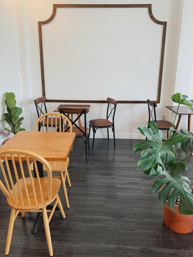 APRIL TEA SHOP 