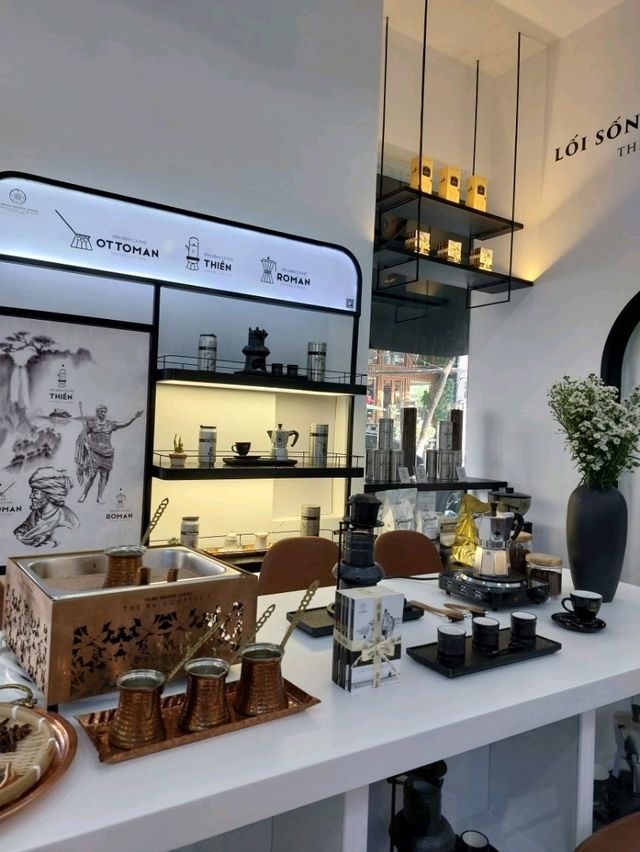 Trung Nguyen Legend Coffee, Danang, Vietnam
