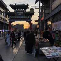 愛書畫、玩收藏？西安書院門等你來挖寶！