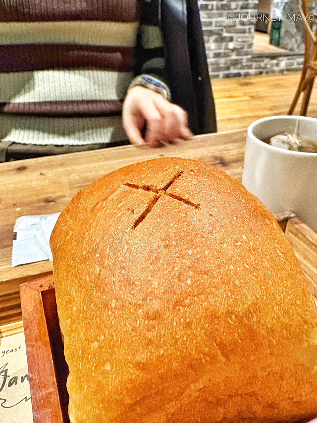 요즘 연예인 맛집 많이 가는것 같아요! 오늘은 빵맛집 방문했지요🥖