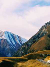 格魯吉亞著名景點卡茲別克山旅行攻略，適合打卡拍照📸