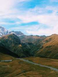 格魯吉亞著名景點卡茲別克山旅行攻略，適合打卡拍照📸