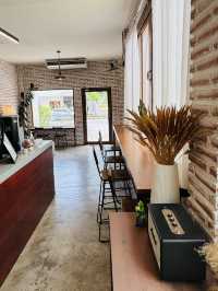 ANEW Bar & Coffee – คาเฟ่ฟีลดี มินิมอล
