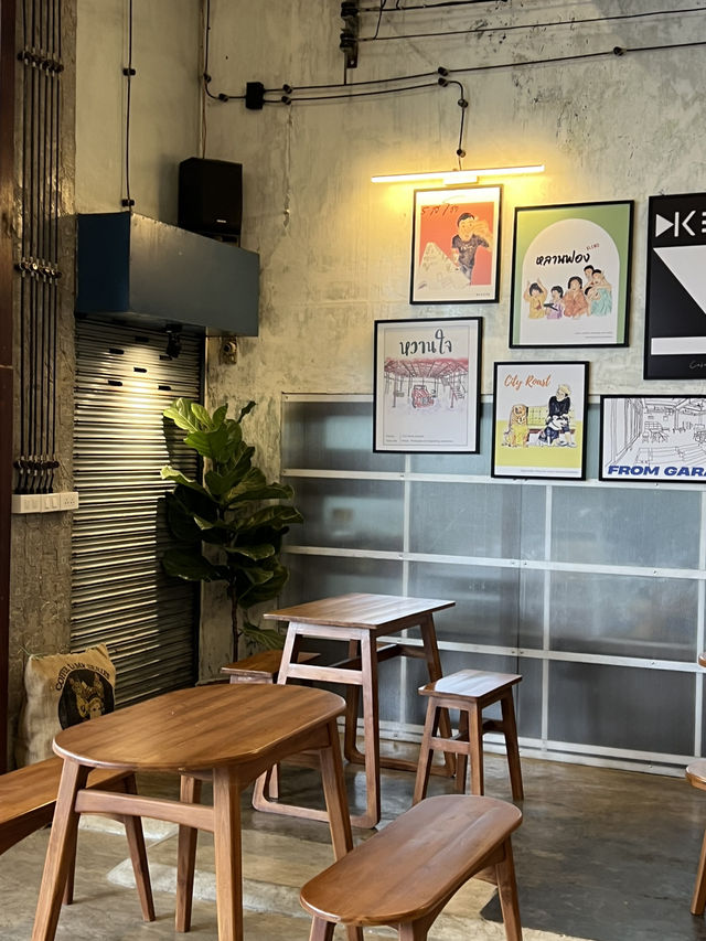  รีวิว KEEPS Café x Roastery – ลำปาง