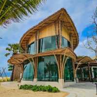 ที่พัก และคาเฟ่ ริมทะเลขนอม