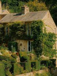 🌸 Hidden Italian Spring Garden Near London – Gresgarth Hall