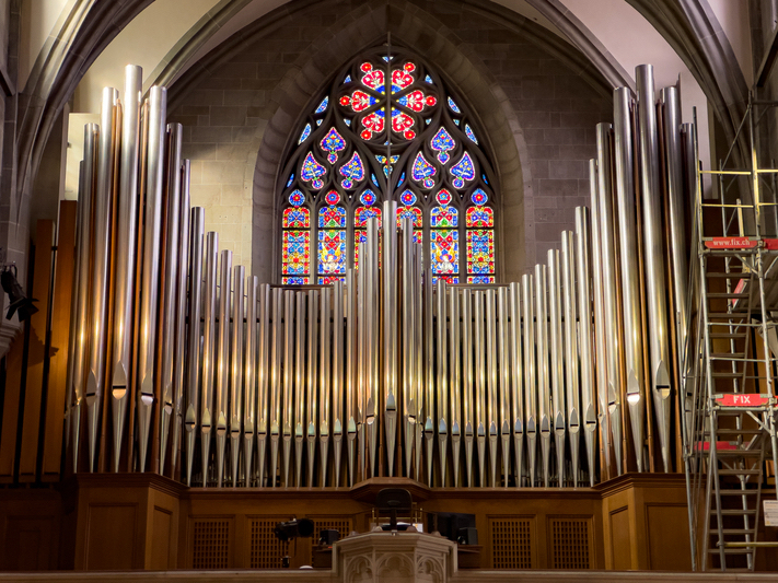 ステンドグラスの宝石箱】フラウミュンスター（チューリッヒ