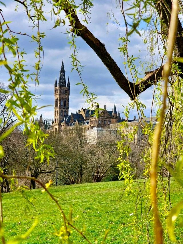 Kelvingrove Park: A Perfect City Escape 🌳☀️🎈🌸🏞️