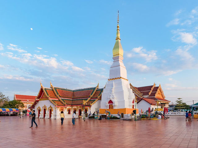 🌾🏯 SAKHON NAKHON WEEKEND ESCAPE: Where Isaan Spirituality Meets Serene Lakes! 