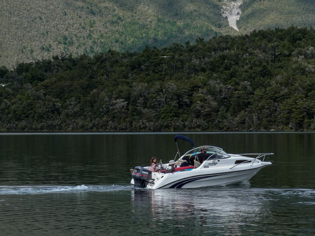紐西蘭南島｜Nelson｜Lake Rotoiti｜被山環抱的秘境湖泊，專屬 Kiwi 的夏日限定風景