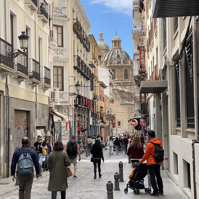 Granada ศิลปะแห่งอันดาลูเซีย สเปนตอนใต้