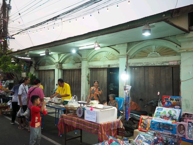 ถนนคนเดินเขมราษฎร์ธานี