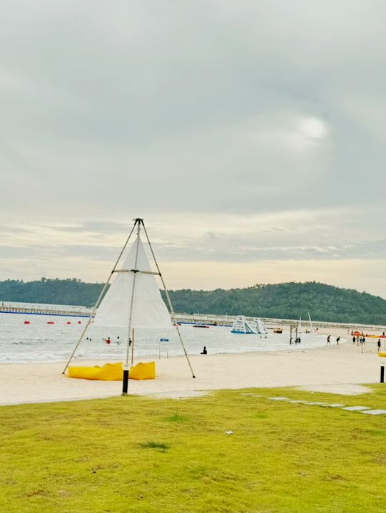 Summer Bay Beach Club