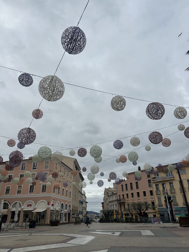 Fréjus เมืองชายฝั่งในฝรั่งเศส
