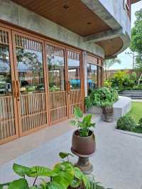 คาเฟ่ฟีลญี่ปุ่น Hitch & Round Cafe and Space