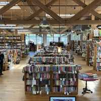 시애틀의 대표 독립 서점, Elliot Bay Book Company!