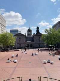 포틀랜드 다운타운 한가운데 위치한 멋진 광장, Pioneer Courthouse Square!