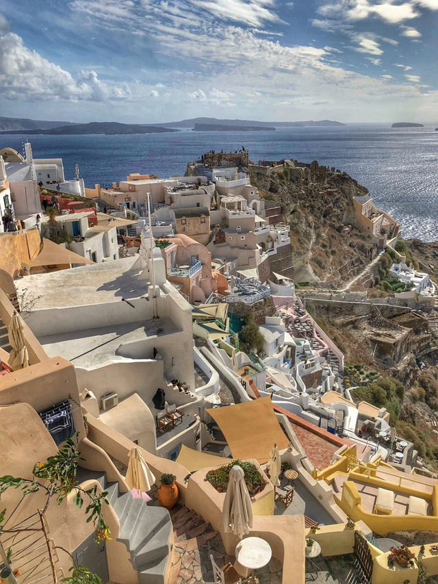 Drenched in Blue – Driving Across Dreamy Santorini