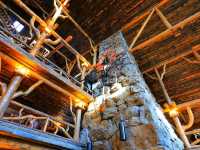 Historic Charm at Old Faithful Inn – Yellowstone’s Iconic Stay