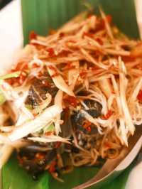 🌶️ แซ่บไฟลุก! "เรอปลาแดก" บางเสร่ ร้านยำสุดจึ้ง