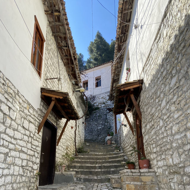 【まるで鍵盤】千の窓と言われる街に行ってきた🇦🇱