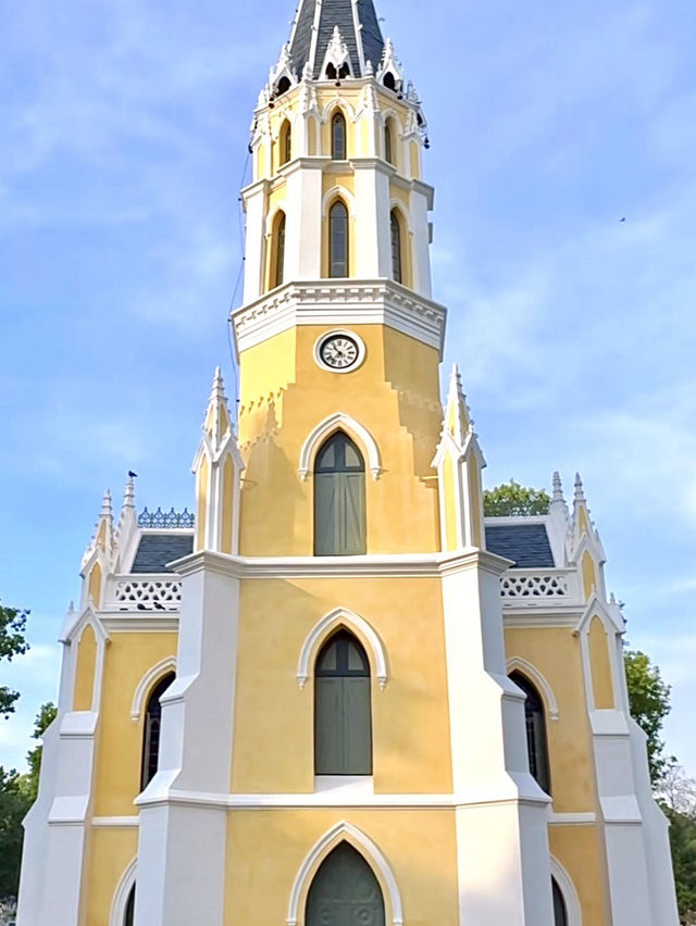 ข้ามแม่น้ำ...สู่วัดสไตล์โกธิก วัดนิเวศธรรมประวัติฯ