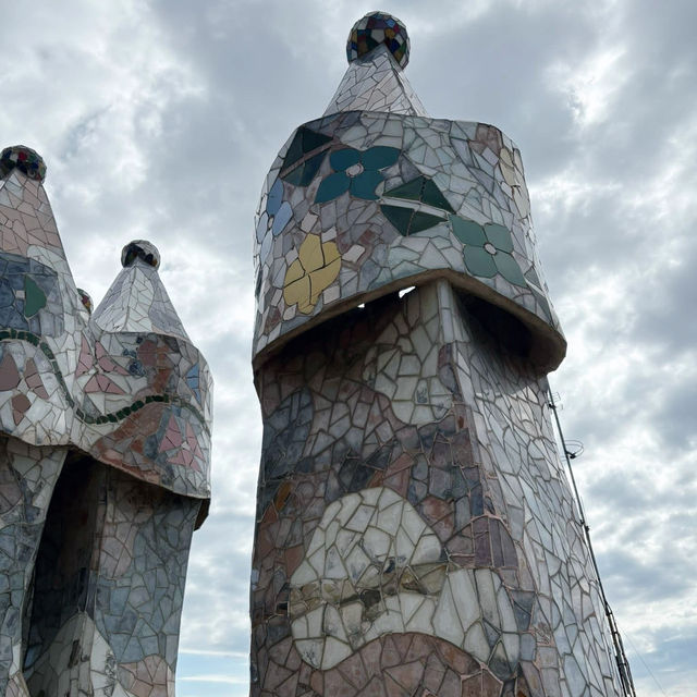 Gaudí’s Dream in Technicolor: A Walk Through Casa Batlló 🇪🇸