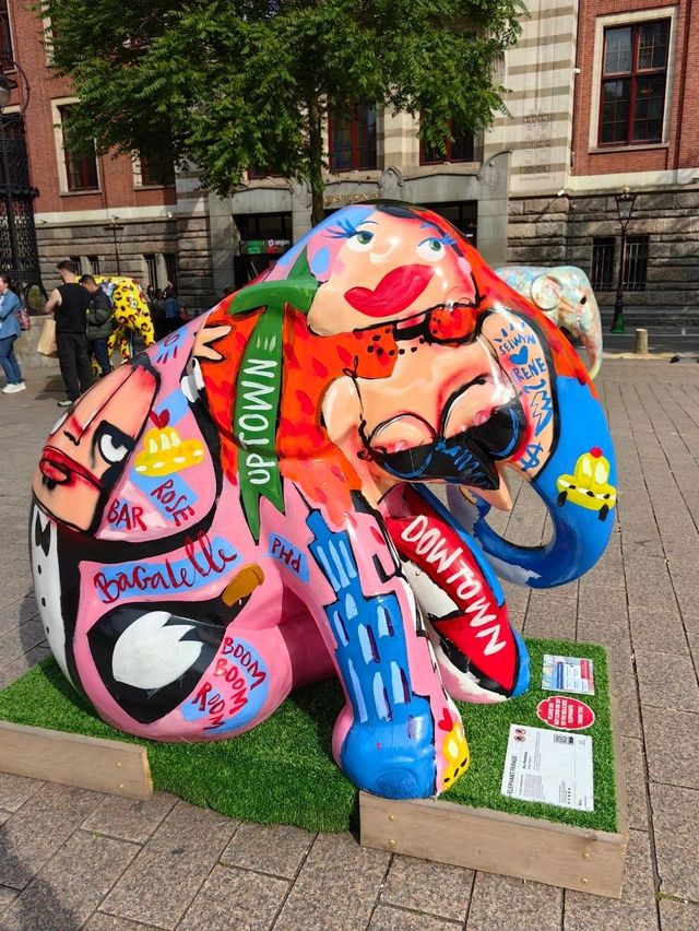 慶祝阿姆斯特丹建城750 週年的Elephant Parade
