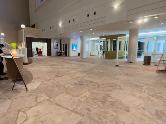 🏨 Holiday Inn Resort Miyazaki – Comfortable Stay by the Sea 🌊