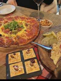 감성 충만! 파란 하늘 아래 예쁜 카페부터 양식 와인까지 알찼던 하루 🍷🍕🌿