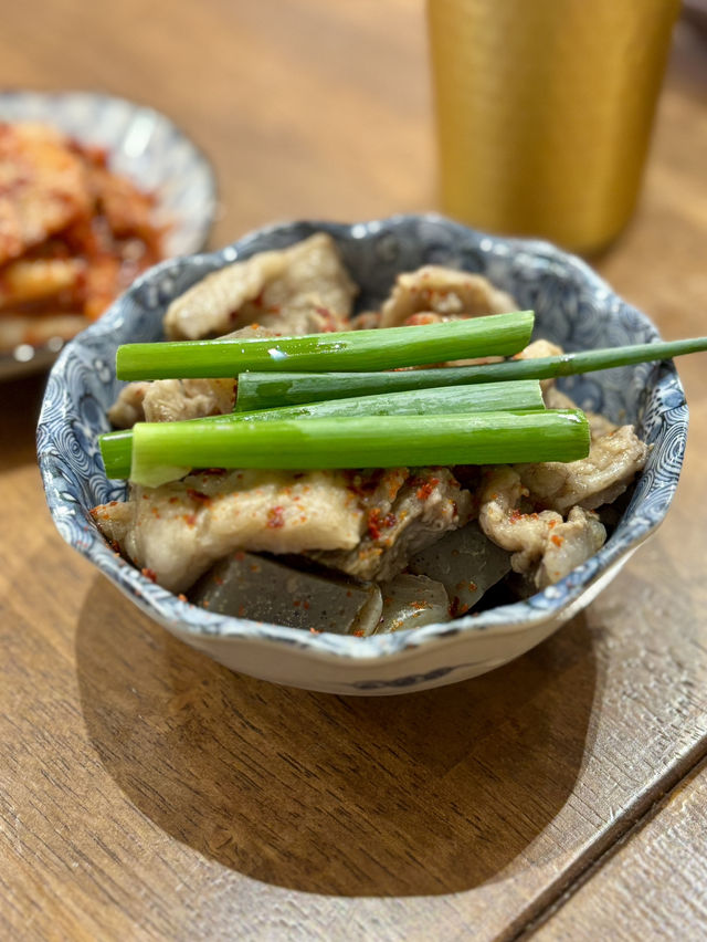 【大阪・天満】コスパと肉料理が自慢の居酒屋「ホルモン酒場 伝助 天満2号店」