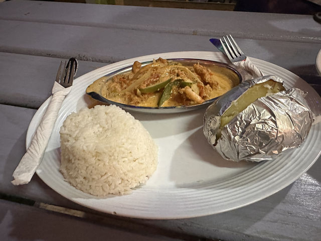 【Maggie’s Sunset Kitchen｜海辺で楽しむ絶品カリブ飯とサンセット】