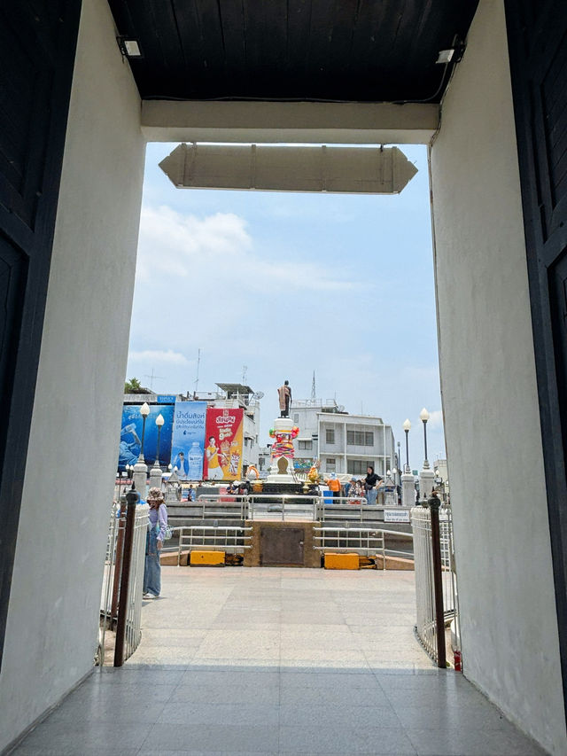 อนุสาวรีย์ท้าวสุรนารี(ย่าโม) เมืองโคราช