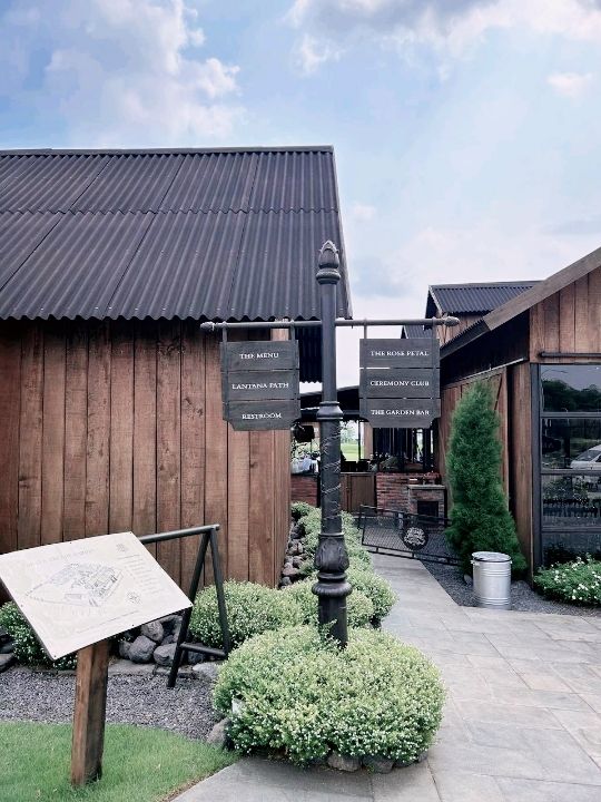 Araya Arcade Garden – A Slice of Europe in Malang, Indonesia 🇮🇩