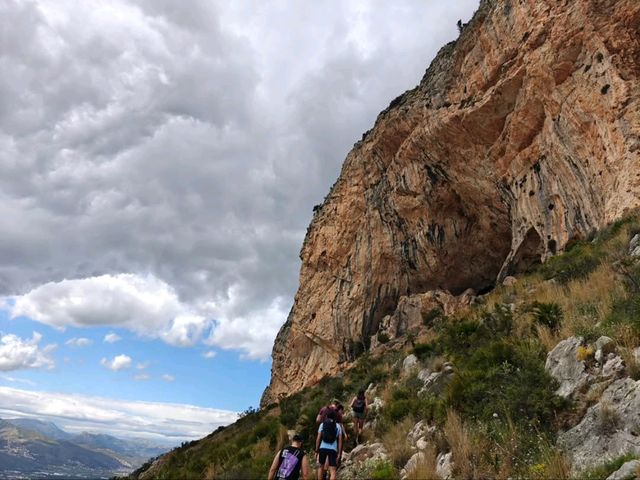 Cova del Montgó’s Got That Explorer Energy
