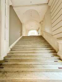 Echoes of Empire – Victoria Concert Hall & Stamford Raffles Statue