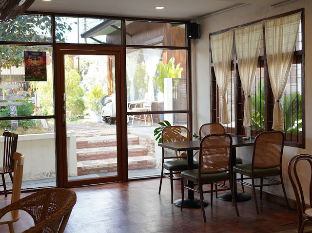 คาเฟ่บ้านเก่าทำใหม่อย่างสวยยย..