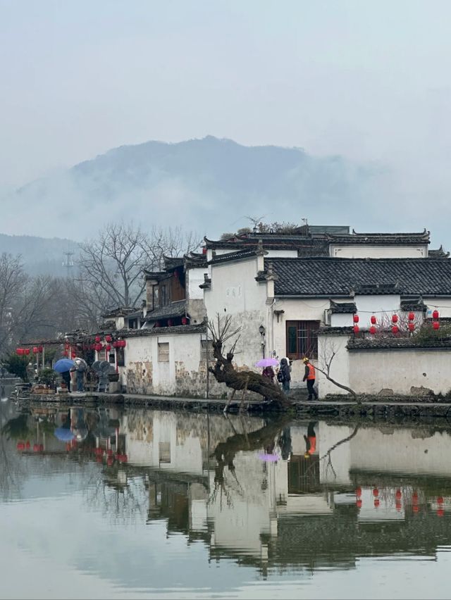 Lose Yourself in the Lanes of Hongcun