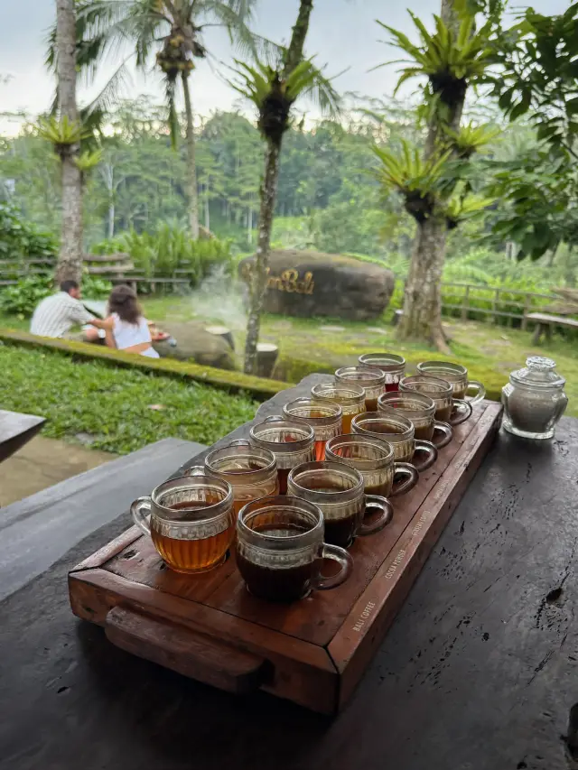 Trip to Bali in April: A Paradise of Flavors and Experiences 🌴🍹