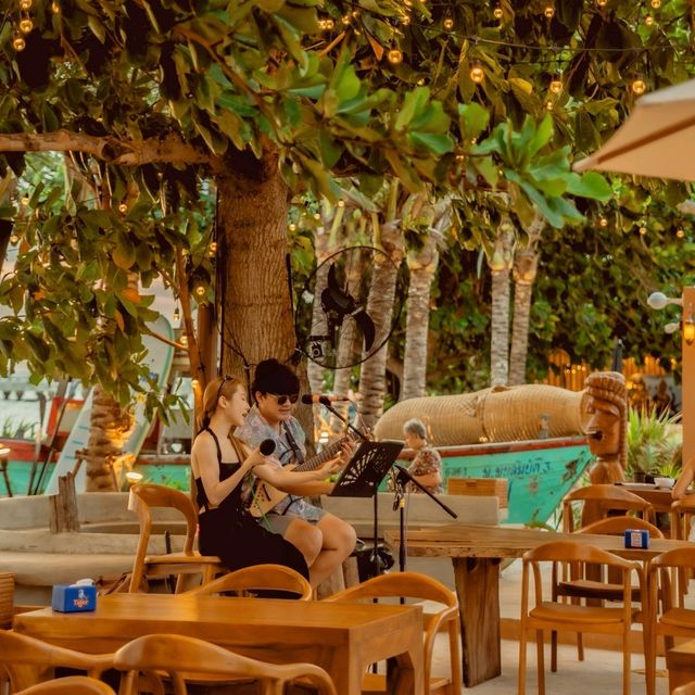 Lekker bar & rest บางแสน
