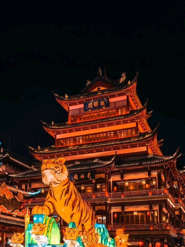 🇨🇳✨ “2 Days in Shanghai: Skyline, Soup Dumplings & Style Under $200”