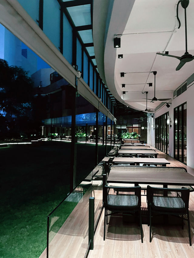 One World Hotel: The Ultimate Luxurious Staycation Destination