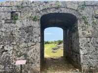 沖繩 | 勝連城跡,懸崖之上的十五世紀城堡