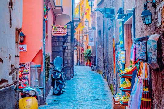 カラフルな街】ナポリ🇮🇹 | Trip.com ナポリ