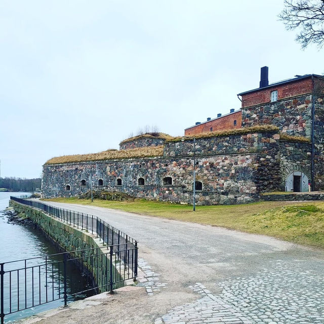 Explore the Historic Suomenlinna Island