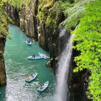 พายเรือที่ Takachiho Gorge