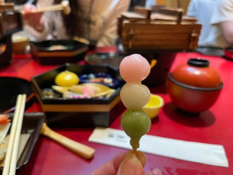 오사카와 나라 필수 여행지: 미식, 고도와 사슴의 완벽한 조화