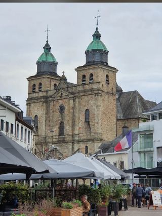 馬爾梅迪：文化交會的寧靜小鎮